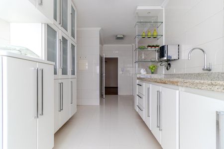 Apartamento à venda com 200m², 3 quartos e 1 vaga Apartamento à venda com 200m², 3 quartos e 1 vagaCozinha