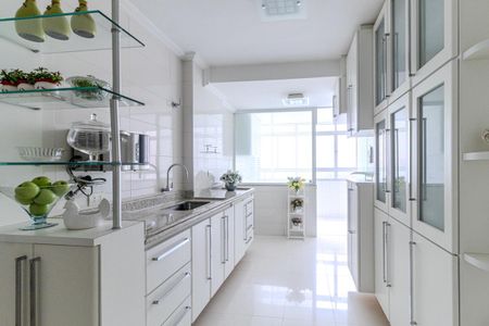 Apartamento à venda com 200m², 3 quartos e 1 vaga Apartamento à venda com 200m², 3 quartos e 1 vagaCozinha