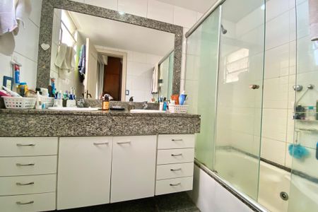 Apartamento à venda com 180m², 4 quartos e 1 vagaSuite 2