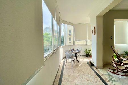 Apartamento à venda com 180m², 4 quartos e 1 vagaSala 