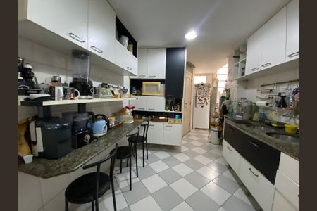 Apartamento à venda com 180m², 4 quartos e 1 vagaCozinha