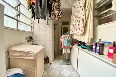 Apartamento à venda com 180m², 4 quartos e 1 vagaÁrea de Serviço