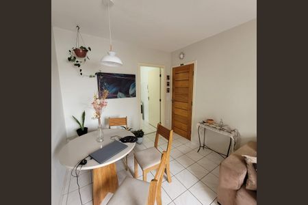 Apartamento à venda com 3 quartos, 60m² em Planalto, Belo Horizonte