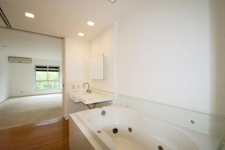 Apartamento para alugar com 400m², 2 quartos e 1 vagaBanheiro Suite 2