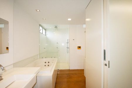 Apartamento para alugar com 400m², 2 quartos e 1 vagaBanheiro Suite 2