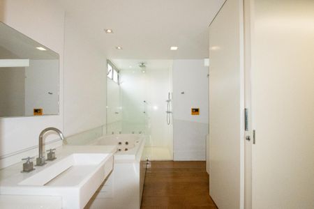 Apartamento para alugar com 400m², 2 quartos e 1 vagaBanheiro Suite 2