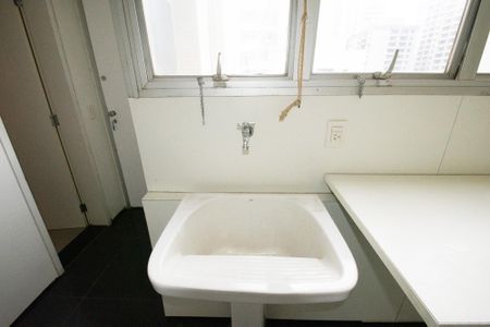 Apartamento para alugar com 400m², 2 quartos e 1 vagaÁrea de Serviço