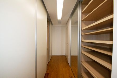 Apartamento para alugar com 400m², 2 quartos e 1 vagaCloset Suite 2