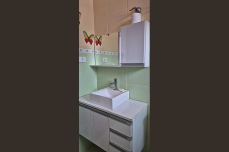 Casa à venda com 221m², 4 quartos e 1 vagaBanheiro