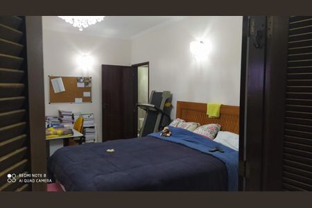 Casa à venda com 221m², 4 quartos e 1 vagaQuarto