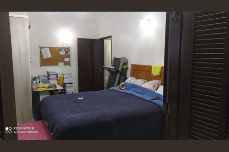 Casa à venda com 221m², 4 quartos e 1 vagaQuarto