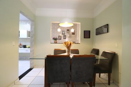 Sala de Jantar de casa de condomínio para alugar com 2 quartos, 60m² em Jardim Holanda, Uberlândia