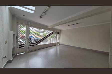 Casa à venda com 350m², 4 quartos e 3 vagas Casa à venda com 350m², 4 quartos e 3 vagasGaragem
