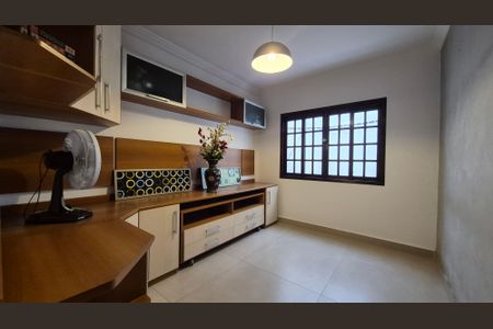 Casa à venda com 350m², 4 quartos e 3 vagas Casa à venda com 350m², 4 quartos e 3 vagasEscritório