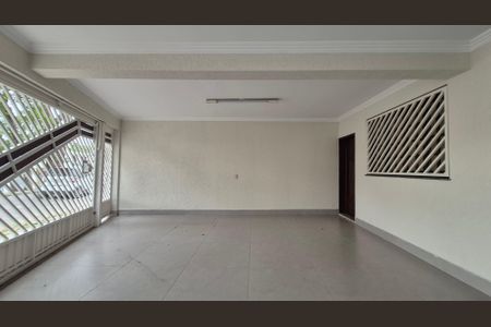 Casa à venda com 350m², 4 quartos e 3 vagas Casa à venda com 350m², 4 quartos e 3 vagasGaragem