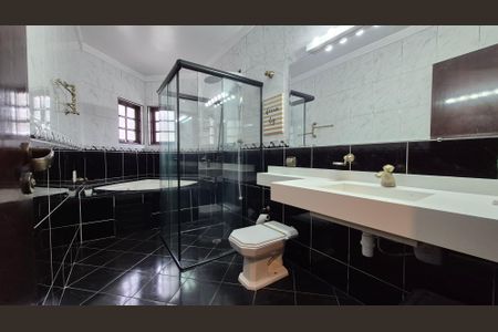 Casa à venda com 350m², 4 quartos e 3 vagas Casa à venda com 350m², 4 quartos e 3 vagasBanheiro da suíte 2