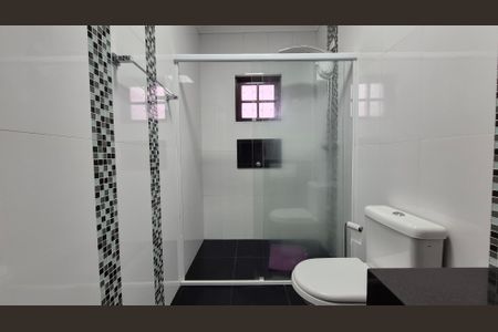 Casa à venda com 350m², 4 quartos e 3 vagas Casa à venda com 350m², 4 quartos e 3 vagasBanheiro da suíte