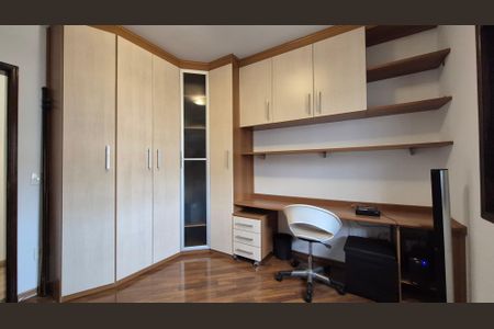 Casa à venda com 350m², 4 quartos e 3 vagas Casa à venda com 350m², 4 quartos e 3 vagasQuarto