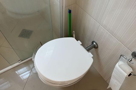 Apartamento para alugar com 120m², 4 quartos e 2 vagas Apartamento para alugar com 120m², 4 quartos e 2 vagasBanheiro de serviço