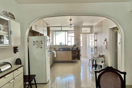 Apartamento para alugar com 120m², 4 quartos e 2 vagas Apartamento para alugar com 120m², 4 quartos e 2 vagasCozinha