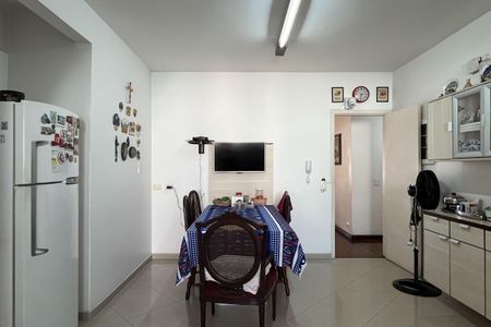 Apartamento para alugar com 120m², 4 quartos e 2 vagas Apartamento para alugar com 120m², 4 quartos e 2 vagasCozinha