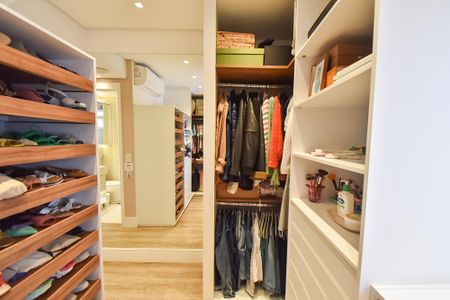 Apartamento à venda com 176m², 3 quartos e 3 vagasSuíte 2