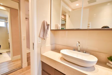 Apartamento à venda com 176m², 3 quartos e 3 vagasBanheiro da suíte 3