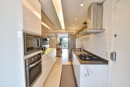 Apartamento à venda com 176m², 3 quartos e 3 vagasCozinha