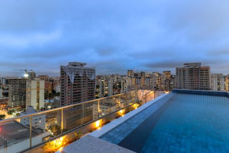 Studio à venda com 20m², 1 quarto e sem vagaÁrea comum - Piscina