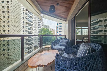 Apartamento para alugar com 136m², 3 quartos e 2 vagasVaranda