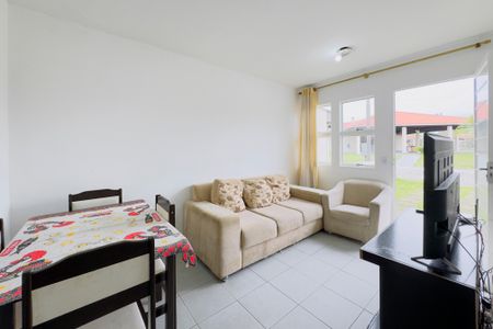 Sala de casa de condomínio para alugar com 2 quartos, 48m² em Residencial Santa Paula, Jacareí