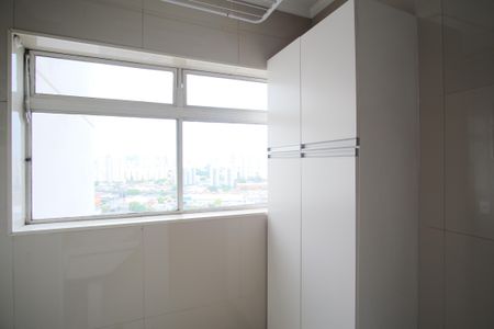Apartamento à venda com 70m², 3 quartos e 1 vagaÁrea de Serviço