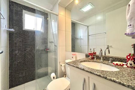 Apartamento à venda com 112m², 3 quartos e 2 vagas Apartamento à venda com 112m², 3 quartos e 2 vagasBanheiro Corredor