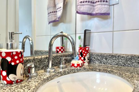 Apartamento à venda com 112m², 3 quartos e 2 vagas Apartamento à venda com 112m², 3 quartos e 2 vagasBanheiro Corredor