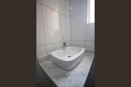 Casa à venda com 160m², 3 quartos e 2 vagasBanheiro da Suíte 2