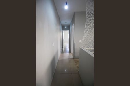 Casa à venda com 160m², 3 quartos e 2 vagasCorredor