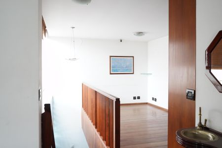 Casa à venda com 320m², 5 quartos e 3 vagasHall Quartos