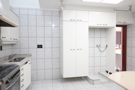 Casa à venda com 320m², 5 quartos e 3 vagasCozinha