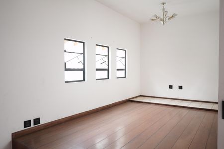 Casa à venda com 320m², 5 quartos e 3 vagasQuarto 3