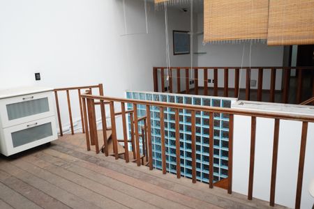 Casa à venda com 320m², 5 quartos e 3 vagasSótão