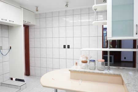 Casa à venda com 320m², 5 quartos e 3 vagasCozinha