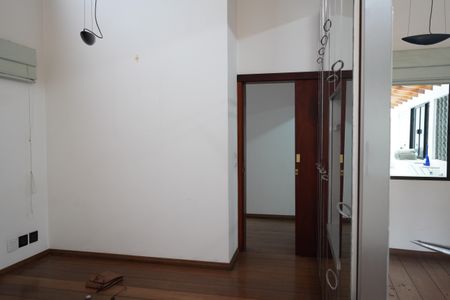 Casa à venda com 320m², 5 quartos e 3 vagasQuarto 2