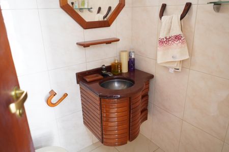 Casa à venda com 320m², 5 quartos e 3 vagasLavabo