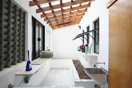 Casa à venda com 320m², 5 quartos e 3 vagasÁrea de Serviço 1