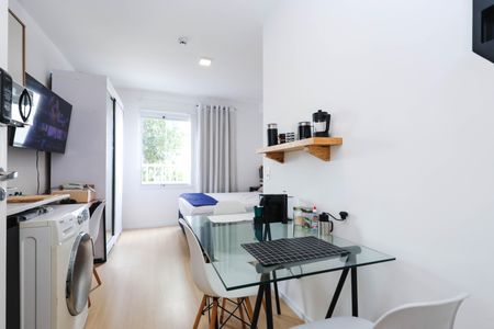 Quarto e Cozinha de kitnet/studio para alugar com 1 quarto, 20m² em Vila Santo Estefano, São Paulo
