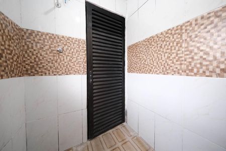 Banheiro Social de casa para alugar com 1 quarto, 55m² em Jardim Maringa, São Paulo