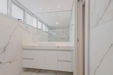 Apartamento para alugar com 135m², 3 quartos e 1 vagaBanheiro da Suíte