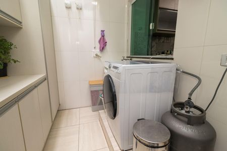 Casa de condomínio à venda com 60m², 2 quartos e 1 vagaÁrea de Serviço