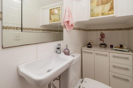 Casa de condomínio à venda com 60m², 2 quartos e 1 vagaLavabo