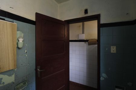 Banheiro de casa para alugar com 2 quartos, 167m² em Jardim Itu, Porto Alegre